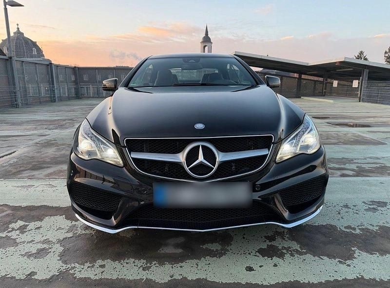 Gebraucht Mercedes E200 AMG line 185 PS (136 kW) 2015 Schwarz Coupé