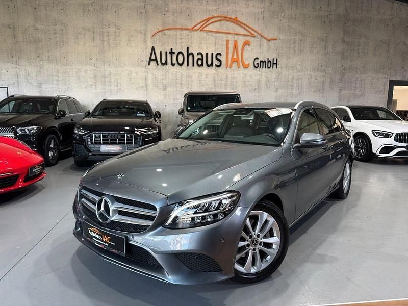 Grau Gebraucht 2018 Mercedes C220 Limousine | 25.800 € (Guter Preis) - Bild 1/4