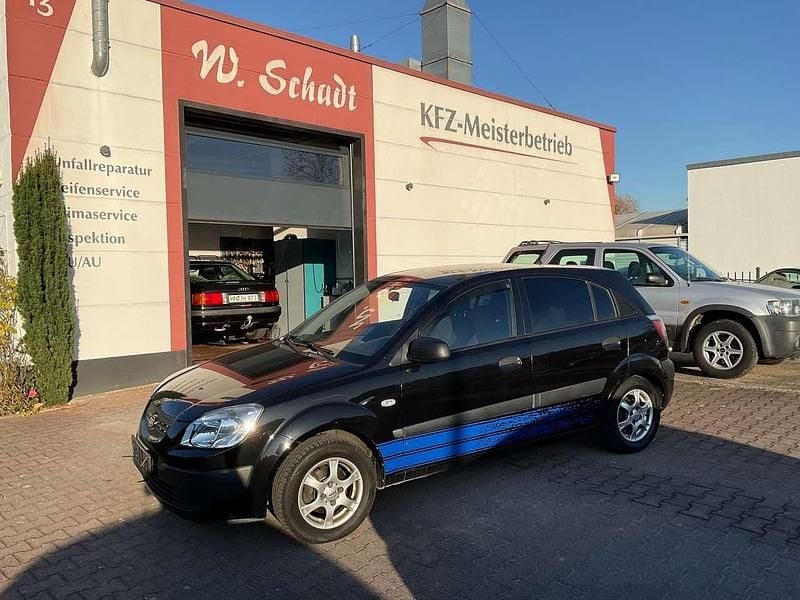 Gebraucht Kia Rio 97 PS (71 kW) 2010 Schwarz Limousine
