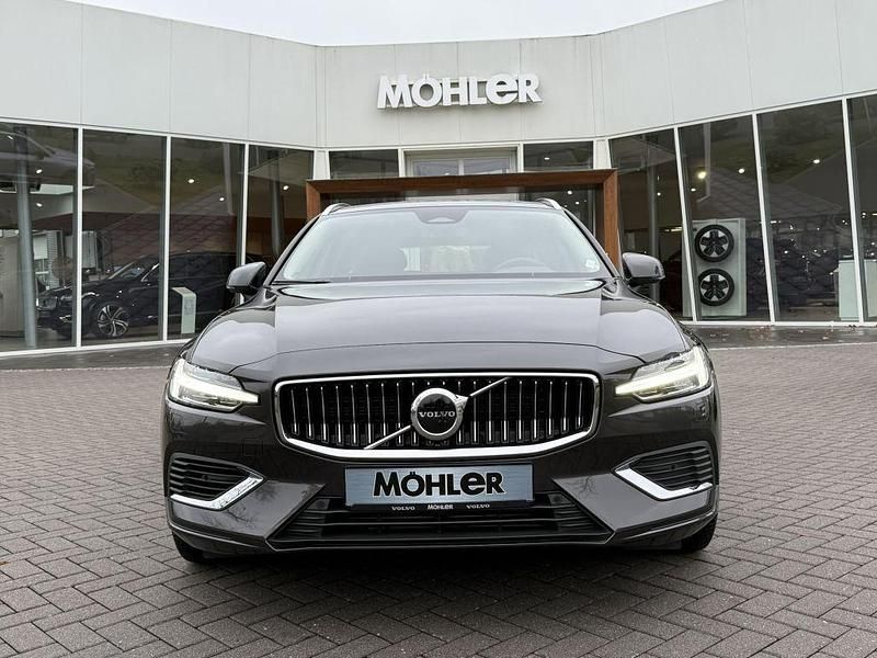 Gebraucht Volvo V60 Plus 253 PS (186 kW) 2022 Grau Kombi