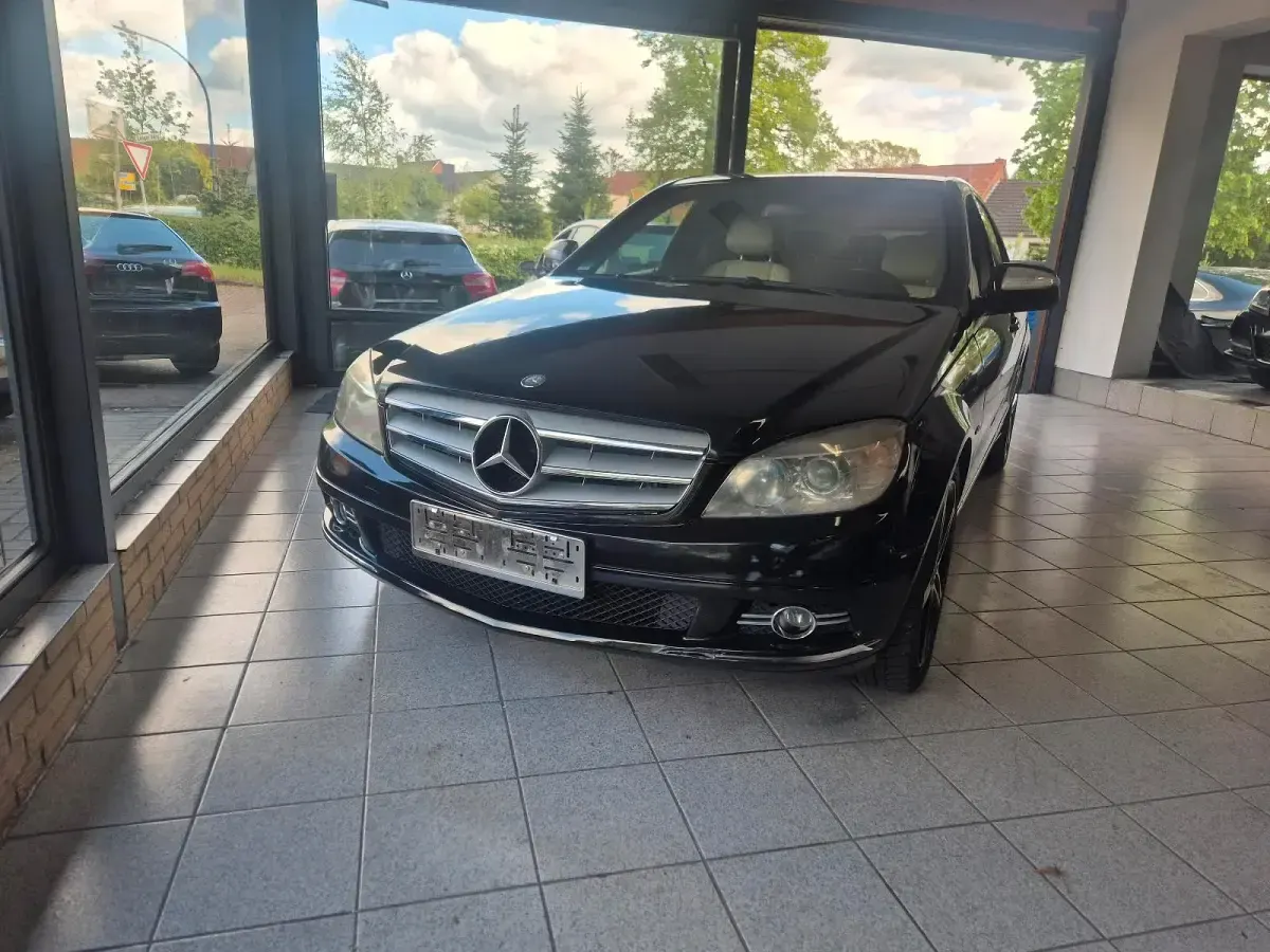 Gebraucht Mercedes C320 225 PS (165 kW) 2009 Schwarz Limousine