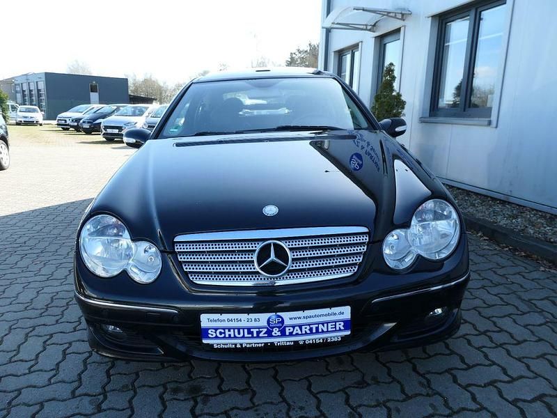 Gebraucht Mercedes C180 143 PS (105 kW) 2006 Schwarz Coupé