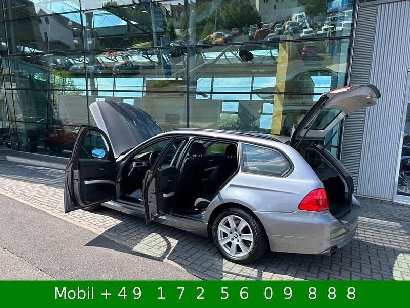 Gebraucht BMW 318 143 PS (105 kW) 2010 Grau Kombi