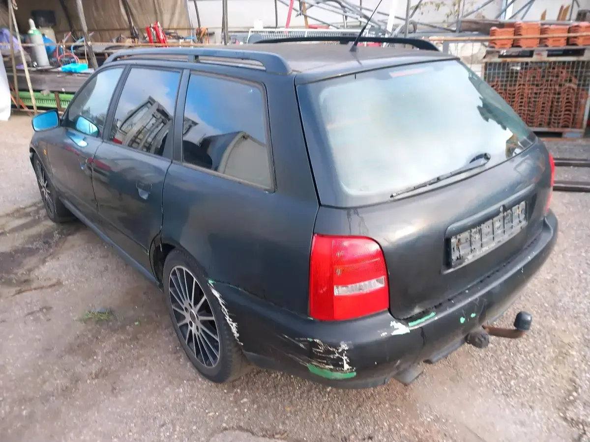 Gebraucht Audi A4 125 PS (91 kW) 1998 Grün Kombi