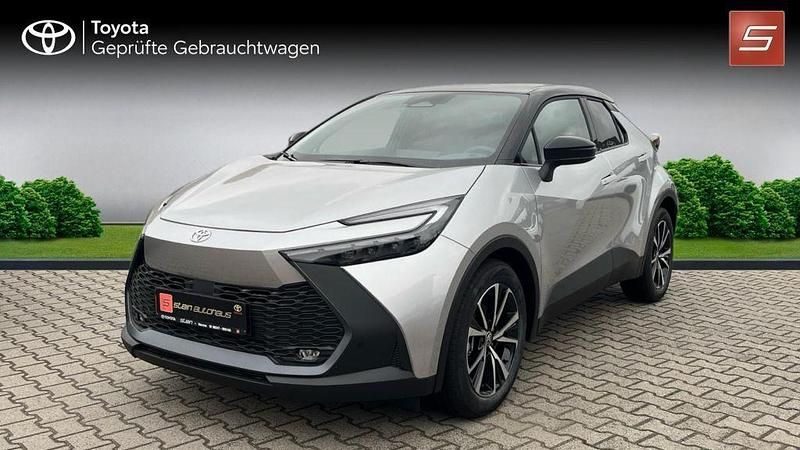 Neu Toyota C-HR 140 PS (102 kW) 2025 Silber SUV