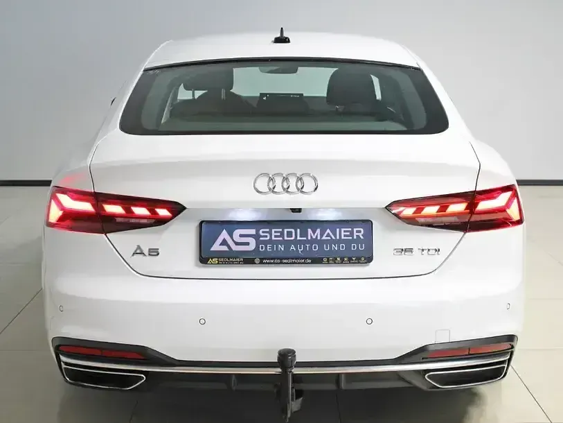 Gebraucht Audi A5 Sportback Advanced 163 PS (119 kW) 2022 Ibisweiß Kleinwagen