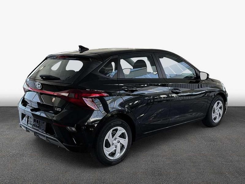 Gebraucht Hyundai i20 Select 101 PS (74 kW) 2024 Schwarz Limousine