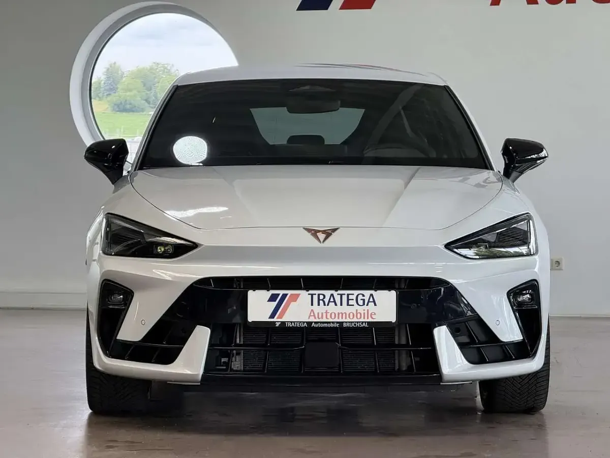 Gebraucht Cupra Leon VZ3 300 PS (220 kW) 2025 Weiß Limousine