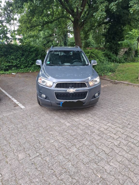 Grau Gebraucht 2011 Chevrolet Captiva LT SUV | 4.900 € (Guter Preis) - Bild 1/4