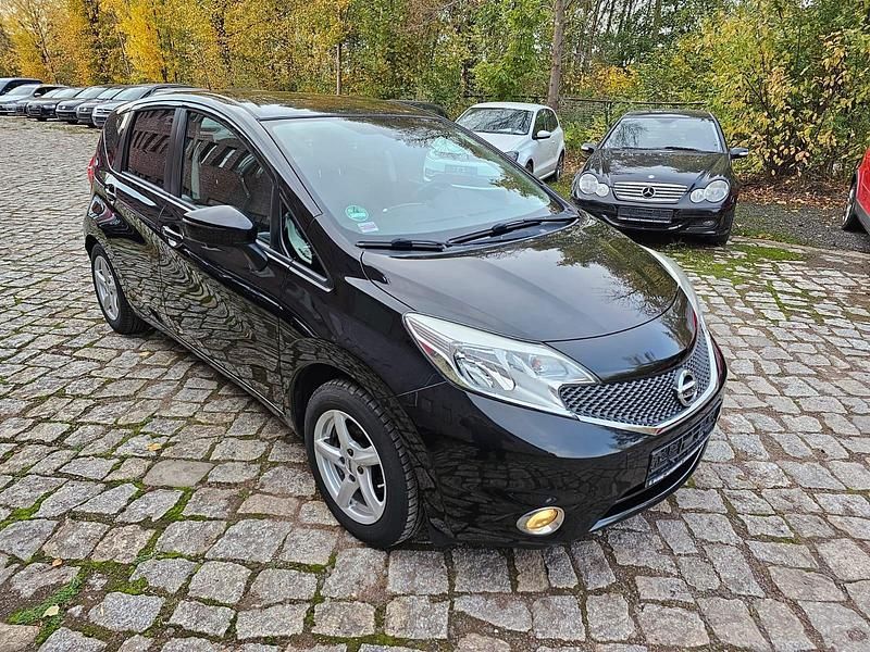 Schwarz Gebraucht 2014 Nissan Note Tekna Van / Kleinbus | 7.499 € (Etwas zu teuer) - Bild 1/4