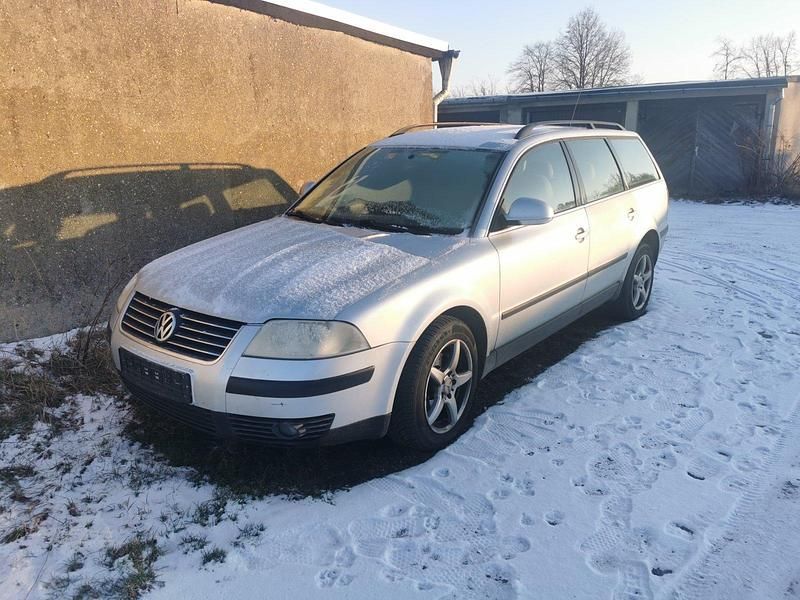 Silber Gebraucht 2005 VW Passat Kombi | 1.600 € (Superpreis) - Bild 1/4