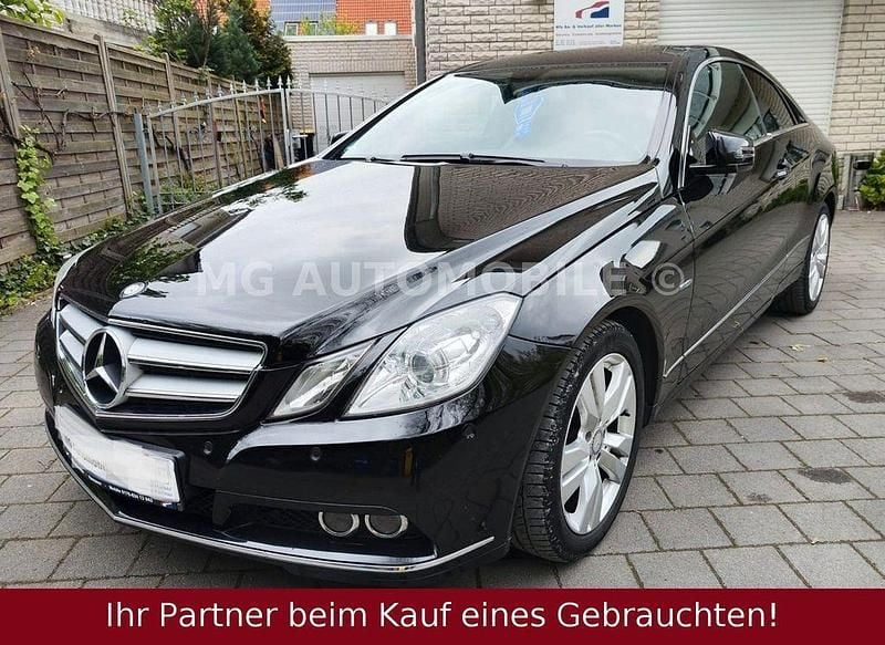 Gebraucht Mercedes E220 170 PS (125 kW) 2010 Schwarz Coupé