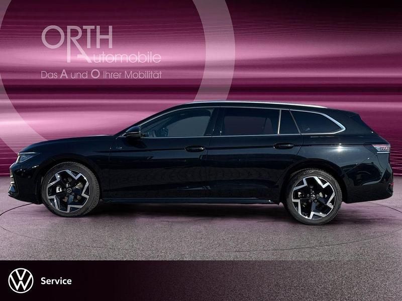 Gebraucht VW Passat IQ Drive 150 PS (110 kW) 2025 Grenadillschwarz metallic Kombi