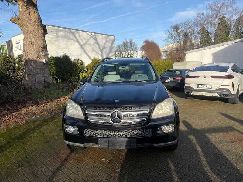 Schwarz Gebraucht 2008 Mercedes GL320 SUV | 10.199 € (Fairer Preis) - Bild 1/4