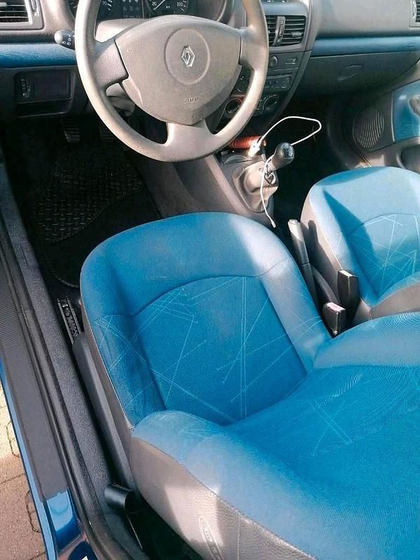 Gebraucht Renault Clio II 58 PS (42 kW) 2002 Blau Kleinwagen