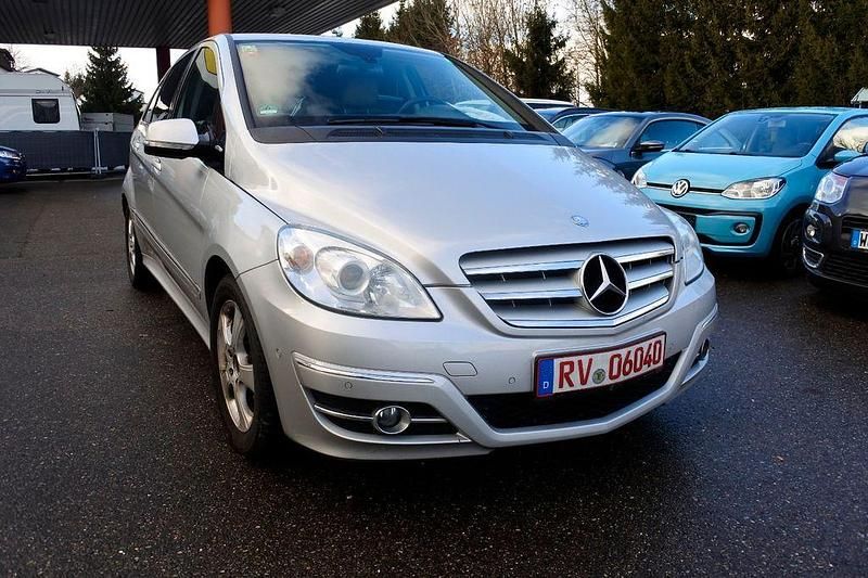 Gebraucht Mercedes B170 116 PS (85 kW) 2009 Silber Van / Kleinbus