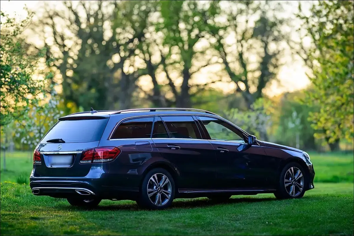 Gebraucht Mercedes E300 Avantgarde 231 PS (169 kW) 2014 Grau Kombi