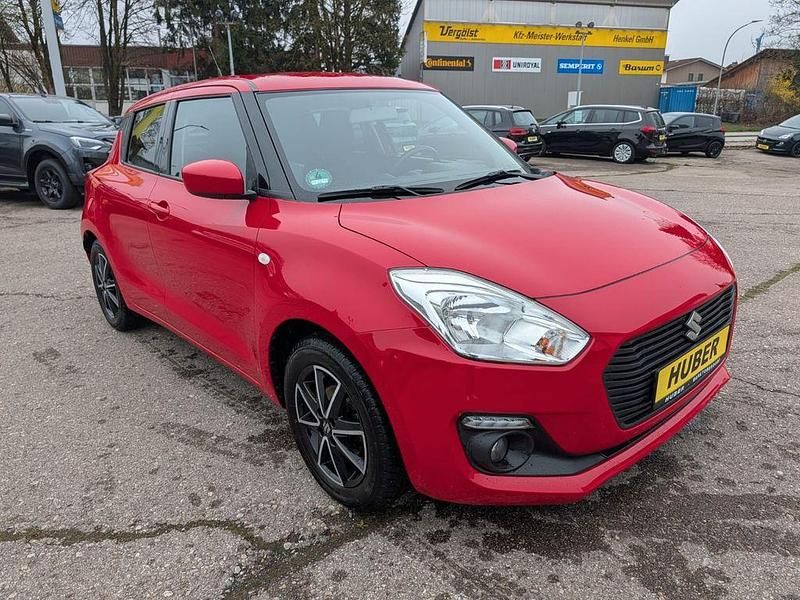 Gebraucht Suzuki Swift Comfort 90 PS (66 kW) 2020 Rot Kleinwagen