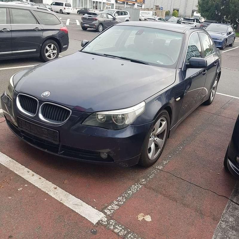 Blau Gebraucht 2004 BMW 520 Limousine | 3.000 € (Guter Preis) - Bild 1/4