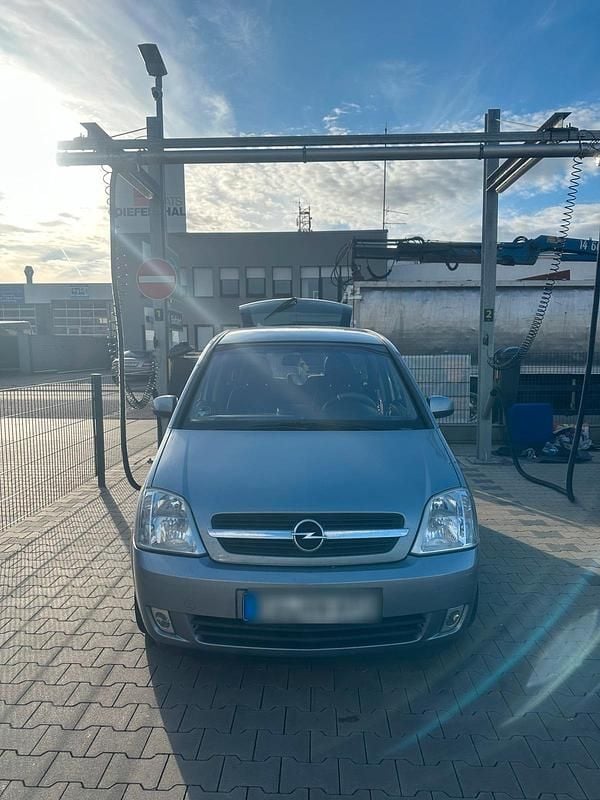 Silber Gebraucht 2005 Opel Meriva Van / Kleinbus | 1.350 € (Etwas zu teuer) - Bild 1/4
