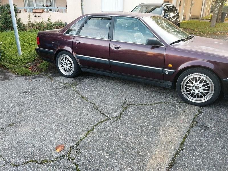 Gebraucht Audi V8 279 PS (205 kW) 1992 Rot Limousine