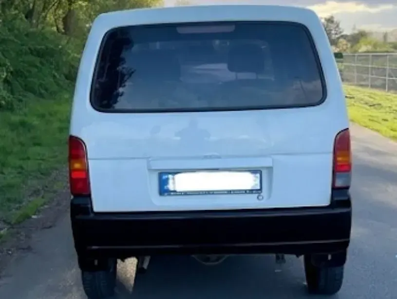 Gebraucht Suzuki Carry 79 PS (58 kW) 2001 Weiß Pickup