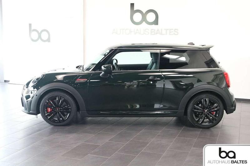 Gebraucht Mini John Cooper Works 231 PS (169 kW) 2023 Rebel green uni Kleinwagen