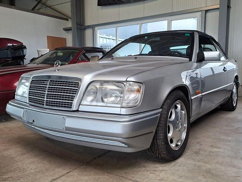 Gebraucht Mercedes E220 Sportline 150 PS (110 kW) 1995 Grau Cabrio