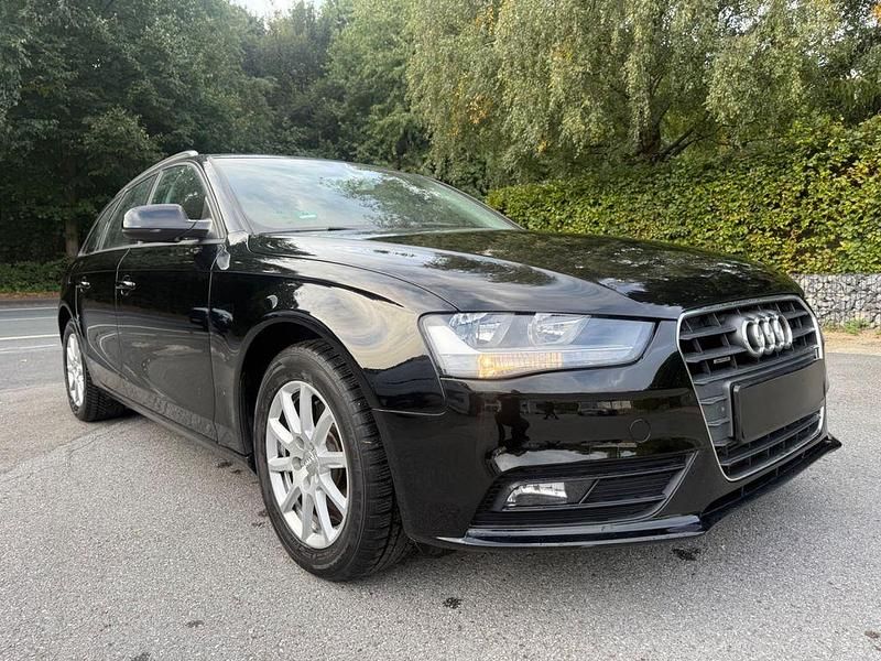 Schwarz Gebraucht 2015 Audi A4 Attraction Kombi | 13.900 € (Superpreis) - Bild 1/4