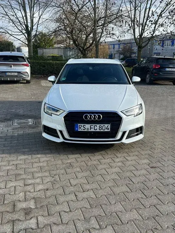 Gebraucht Audi A3 Design 150 PS (110 kW) 2016 Weiß Limousine