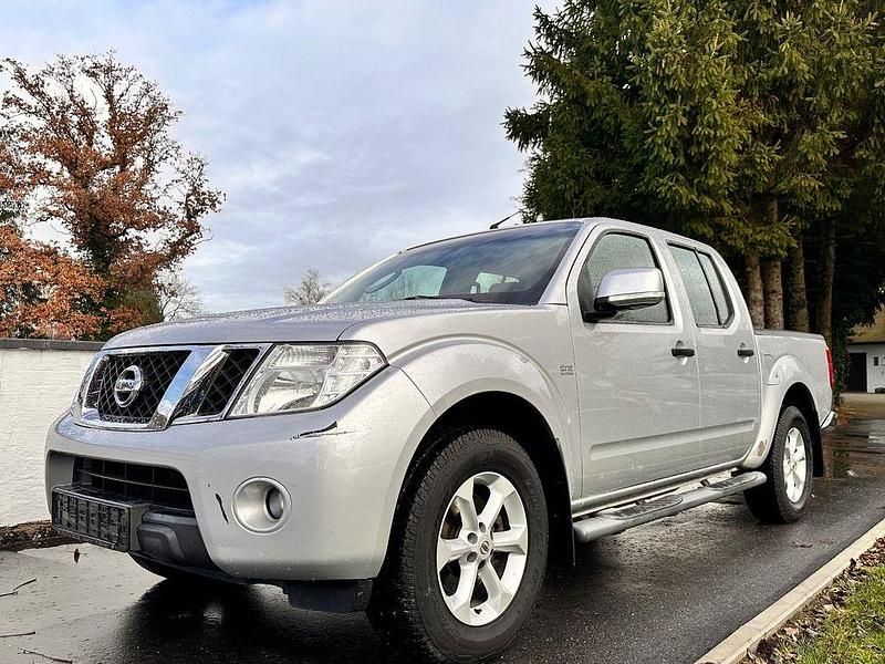 Silber Gebraucht 2011 Nissan Navara SE Abholung | 9.900 € (Fairer Preis) - Bild 1/4