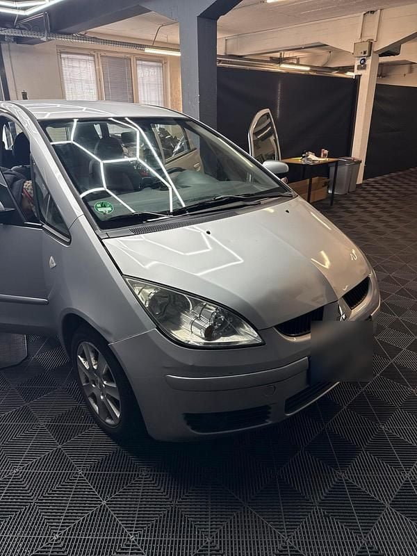 Gebraucht Mitsubishi Colt 95 PS (69 kW) 2006 Silber Limousine