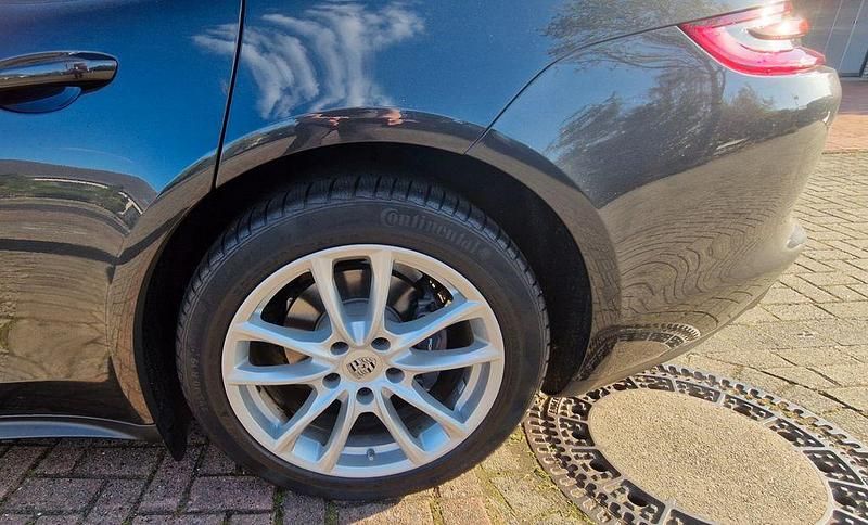 Second-hand Porsche Panamera 330 CP (242 kW) 2017 Negru Berlinǎ