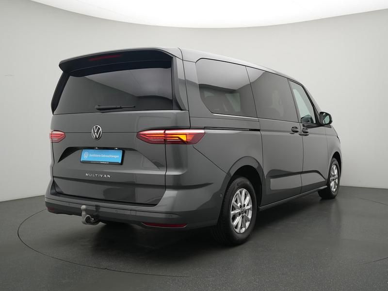 Second-hand VW Multivan Life 150 CP (110 kW) 2025 Monovolum
