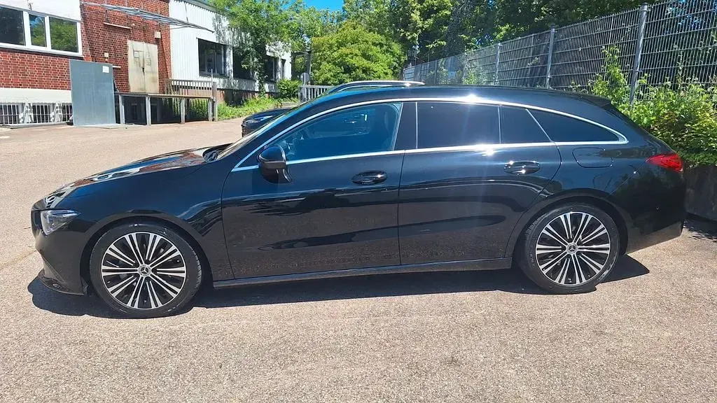 Gebraucht Mercedes CLA200 Shooting Brake Edition 163 PS (119 kW) 2020 Schwarz Kombi