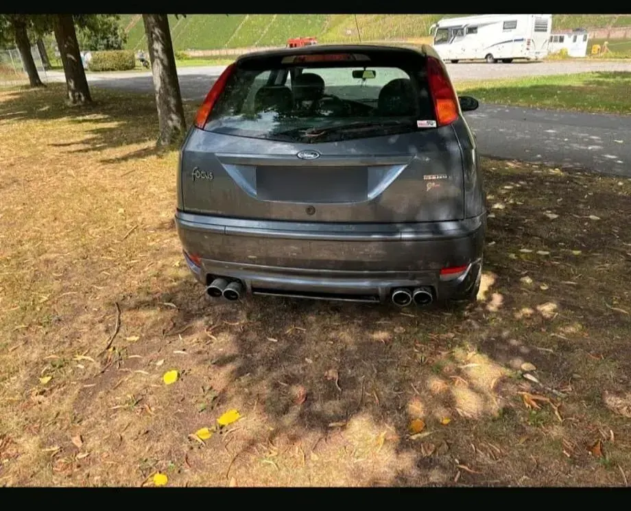 Gebraucht Ford Focus ST 170 PS (125 kW) 2002 Grau Limousine