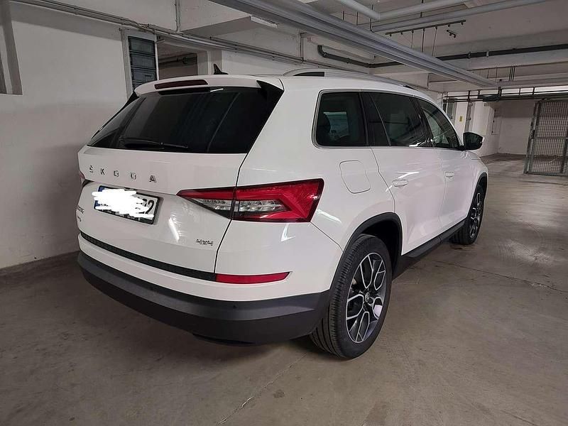 Weiß Gebraucht 2020 Skoda Kodiaq Style SUV | 26.700 € (Superpreis) - Bild 1/4