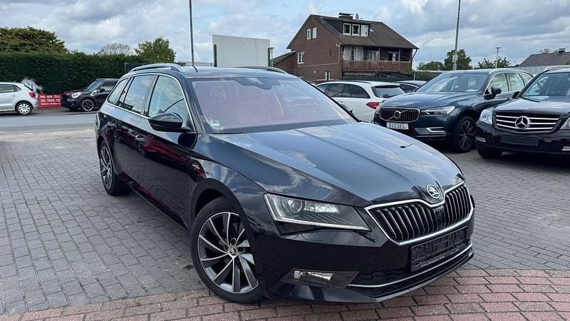 Schwarz Gebraucht 2017 Skoda Superb LAURIN & KLEMENT Kombi | 15.900 € (Fairer Preis) - Bild 1/4
