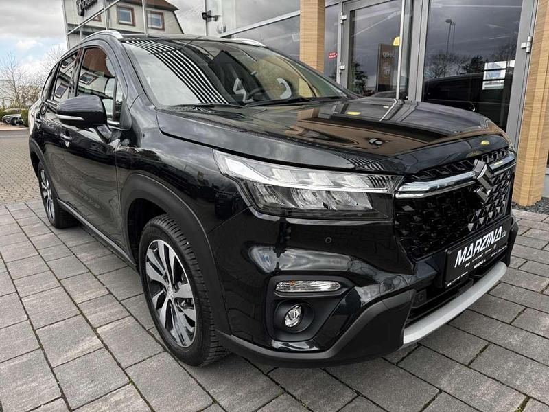 Gebraucht Suzuki SX4 Comfort+ 102 PS (75 kW) 2024 Schwarz Van / Kleinbus