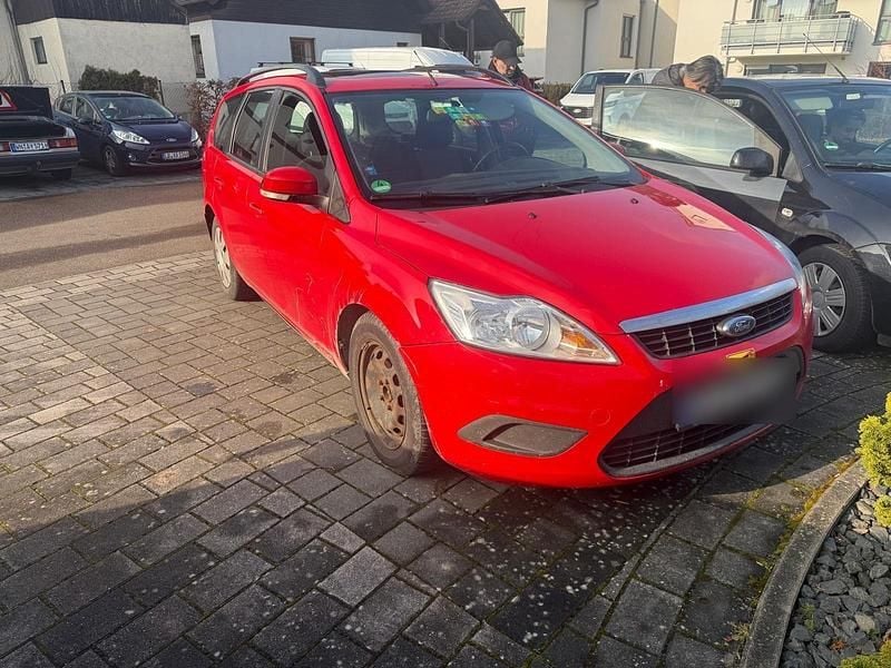 Gebraucht Ford Focus 109 PS (80 kW) 2010 Rot Kombi
