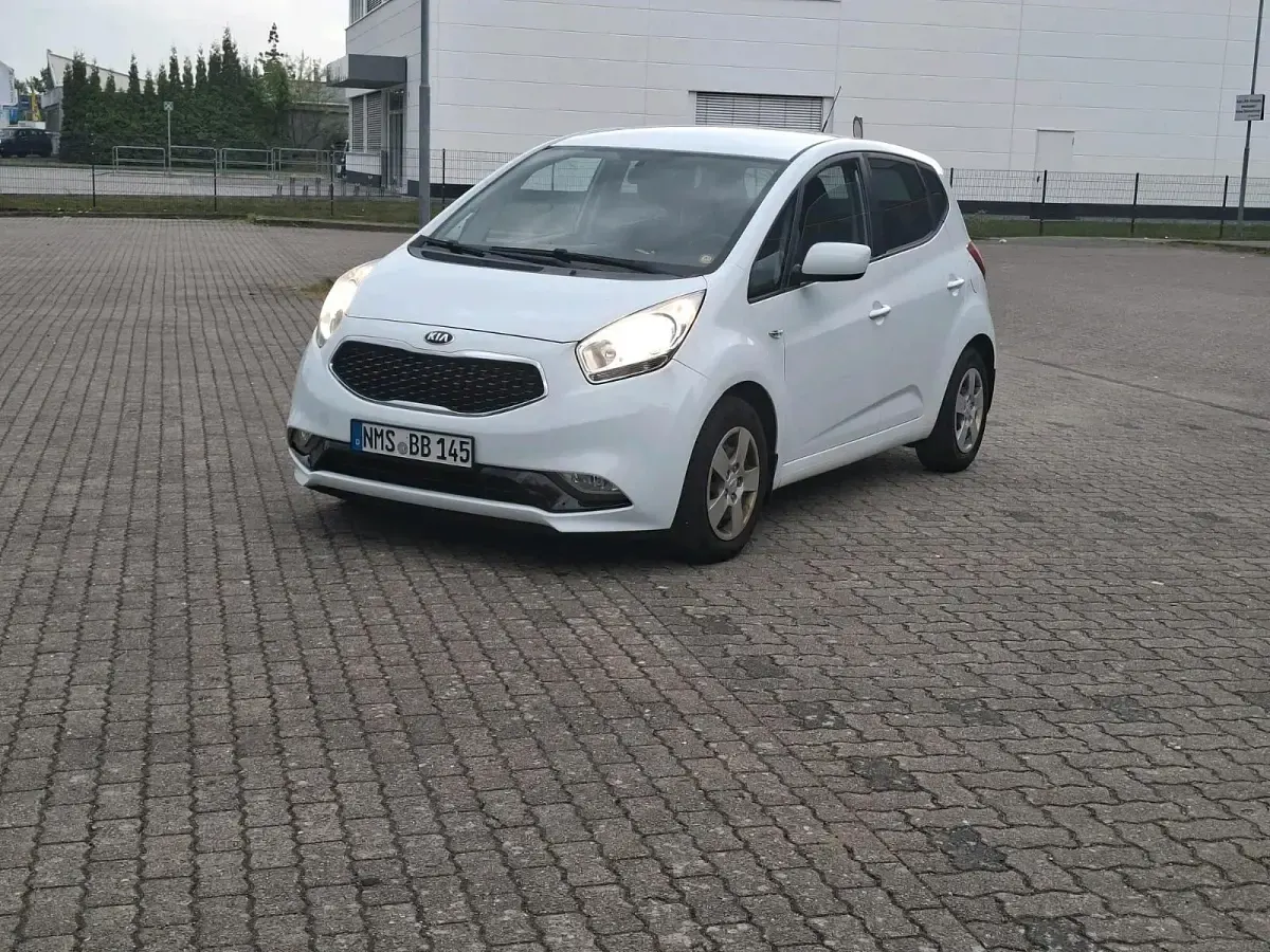 Gebraucht Kia Venga 90 PS (66 kW) 2018 Weiß Kleinwagen