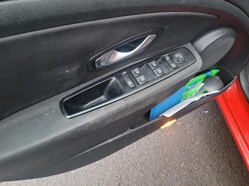 Rot Gebraucht 2009 Renault Mégane GrandTour Kombi | 3.250 € - Bild 1/4