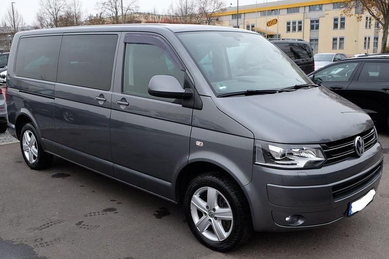 Grau Gebraucht 2015 VW Multivan Van | 26.800 € (Superpreis) - Bild 1/4