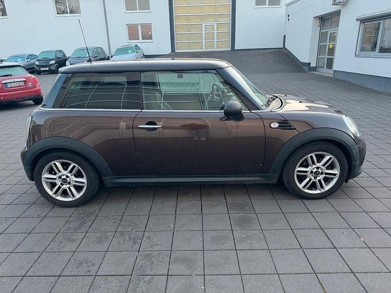 Gebraucht Mini One D 90 PS (66 kW) 2011 Hot chocolate metallic Kleinwagen