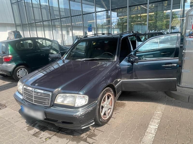Grün Gebraucht 1998 Mercedes C180 Kombi | 999 € (Guter Preis) - Bild 1/4