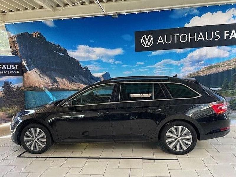 Gebraucht Skoda Superb Ambition 218 PS (160 kW) 2021 Schwarz Kombi