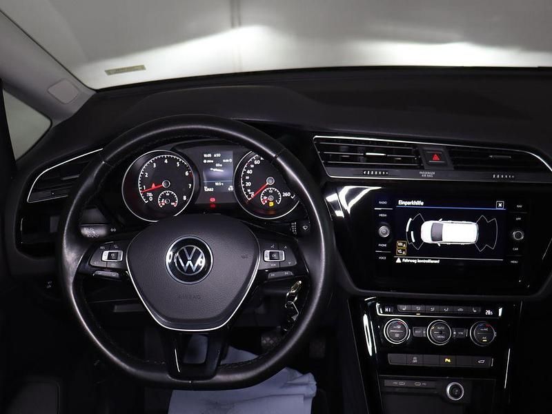 Gebraucht VW Touran Highline 150 PS (110 kW) 2022 Schwarz Van / Kleinbus