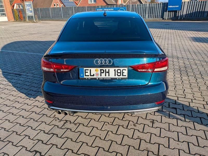 Gebraucht Audi A3 Ambiente 150 PS (110 kW) 2019 Blau Limousine