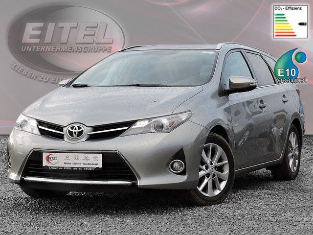 Silber metallic Gebraucht 2014 Toyota Auris Touring Sports Kombi | 21.870 € - Bild 1/4