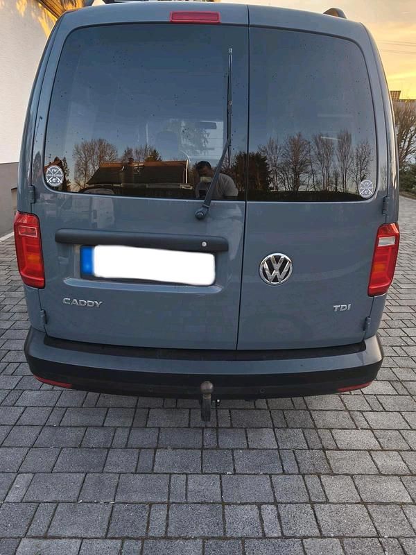 Gebraucht VW Caddy Maxi 102 PS (75 kW) 2017 Grau Van / Kleinbus